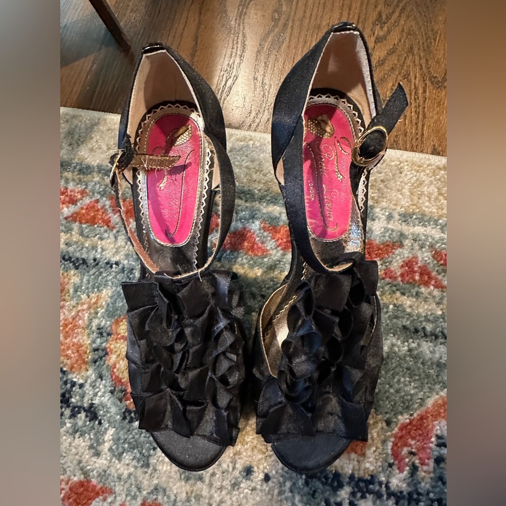 Poetic License Ruffle Heels - Black - Picture 5 of 7